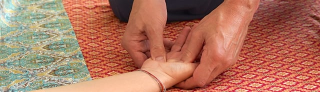 SENSIB Thai Massage Zürich. In der Nähe von Glattpark, Dübendorf, Dietlikon, Bassersdorf, Kloten, Flughafen, The Circle.